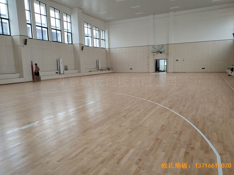 江西吉水縣城南第二小學(xué)體育木地板安裝案例