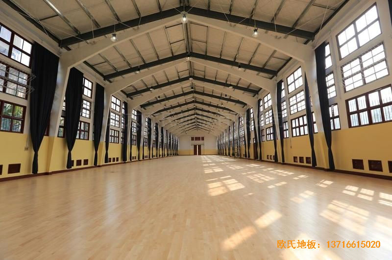福建中國女排中國隊訓(xùn)練基地排球場館體育木地板安裝案例