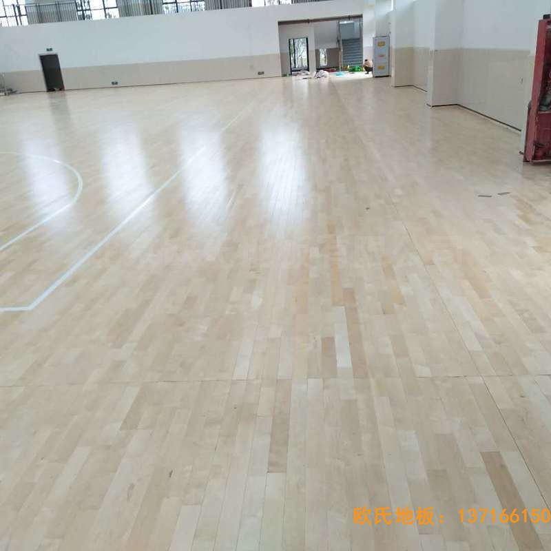 贛州寧都縣城關(guān)小學(xué)九章路校區(qū)體育地板安裝案例