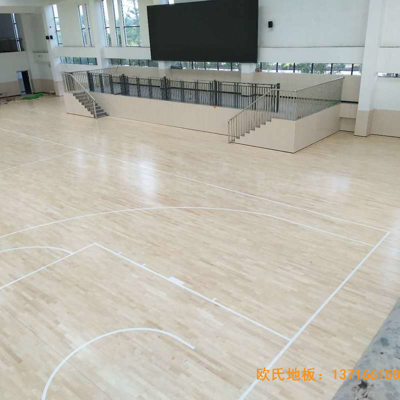 贛州寧都縣城關(guān)小學(xué)九章路校區(qū)體育地板安裝案例