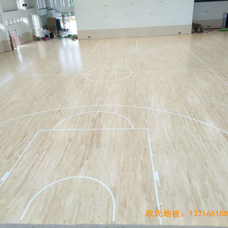 贛州寧都縣城關(guān)小學(xué)九章路校區(qū)體育地板安裝案例