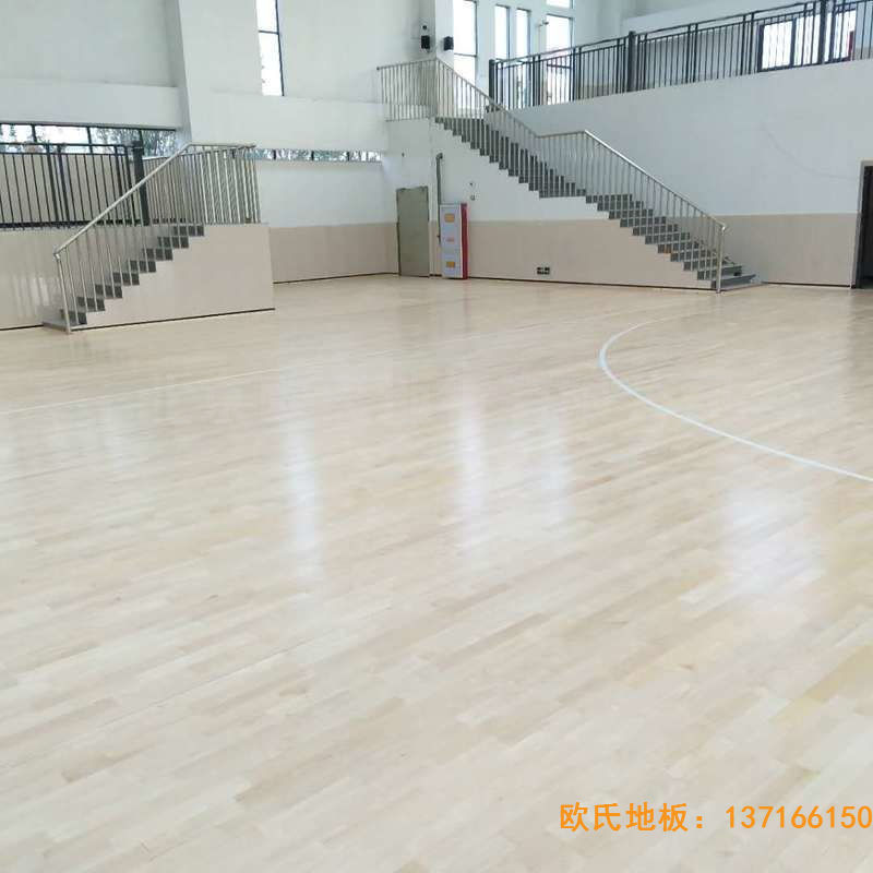 贛州寧都縣城關(guān)小學(xué)九章路校區(qū)體育地板安裝案例