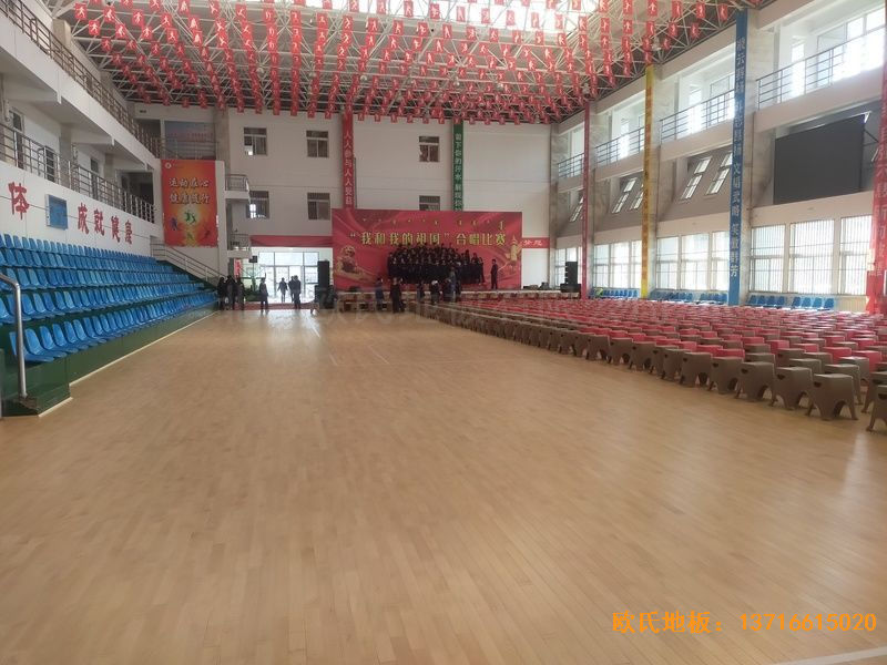 鄂爾多斯準(zhǔn)格爾旗世紀(jì)中學(xué)體育木地板鋪裝案例