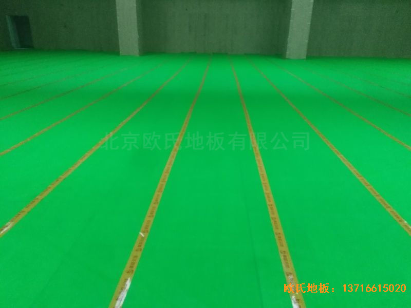 青島黃島區(qū)濱海街道中心小學(xué)運(yùn)動(dòng)木地板安裝案例