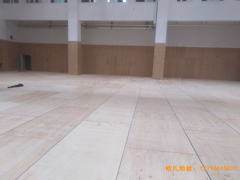 青島黃島區(qū)濱海街道中心小學(xué)運(yùn)動(dòng)木地板安裝案例