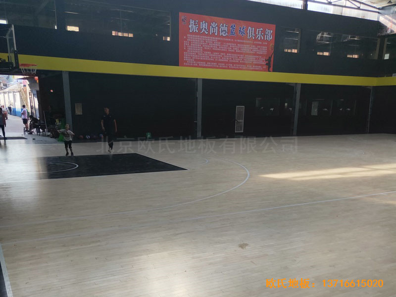 南陽驕陽體育籃球俱樂部運(yùn)動(dòng)地板施工案例2