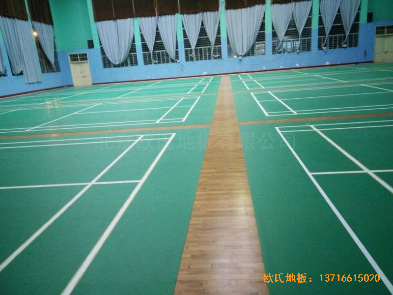江蘇科技大學(xué)羽毛球館運動木地板安裝案例1