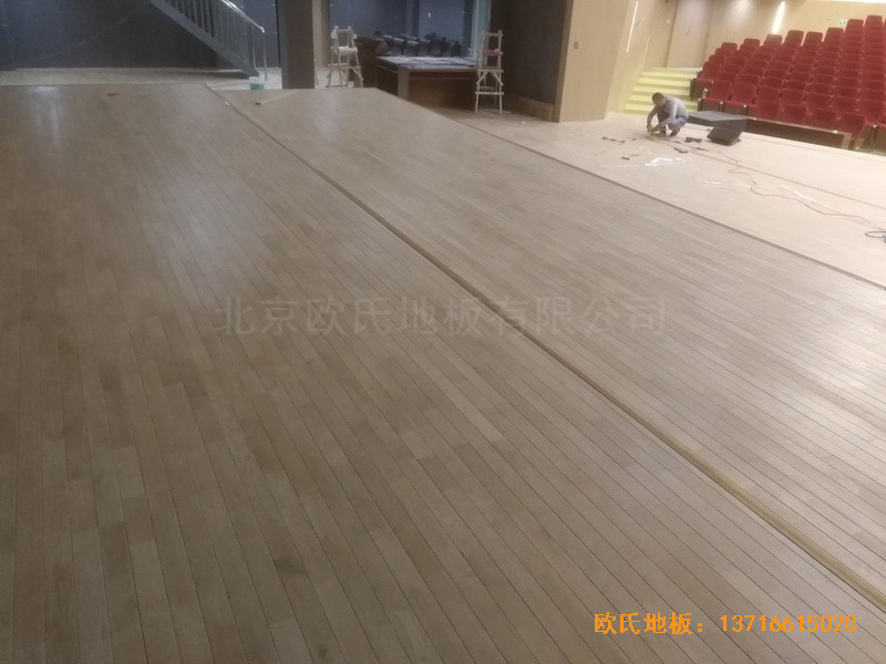 河北承德灤平一中升降舞臺(tái)運(yùn)動(dòng)地板安裝案例3