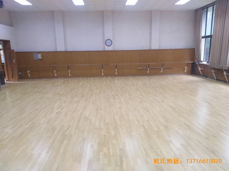 北京舞蹈學(xué)院體育地板鋪設(shè)案例5