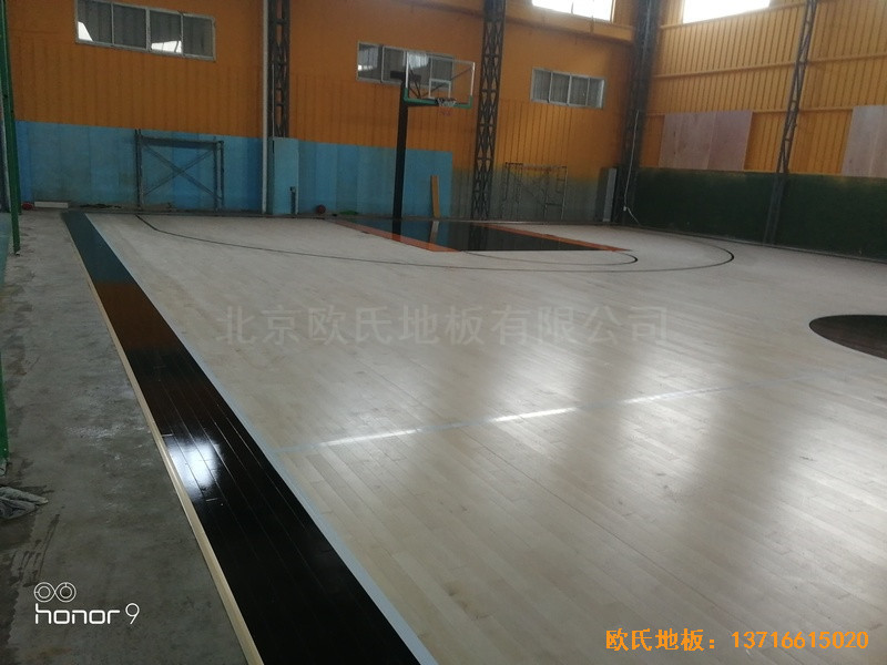 上海衛(wèi)清東路弄麥子俱樂(lè)部運(yùn)動(dòng)地板安裝案例4