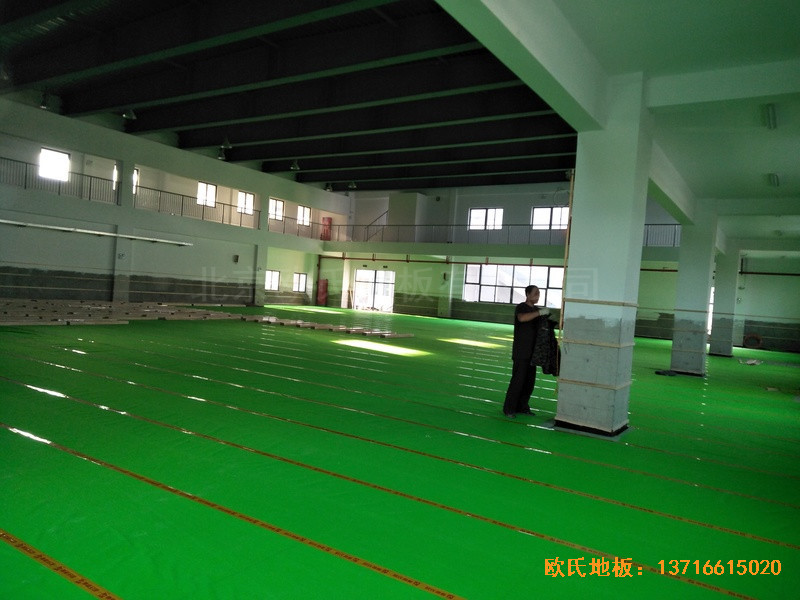 上海嘉定婁唐學(xué)?；@球館體育地板鋪設(shè)案例2