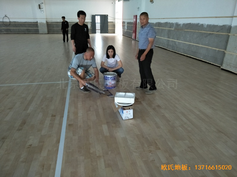上海嘉定婁唐學(xué)?；@球館體育地板鋪設(shè)案例5