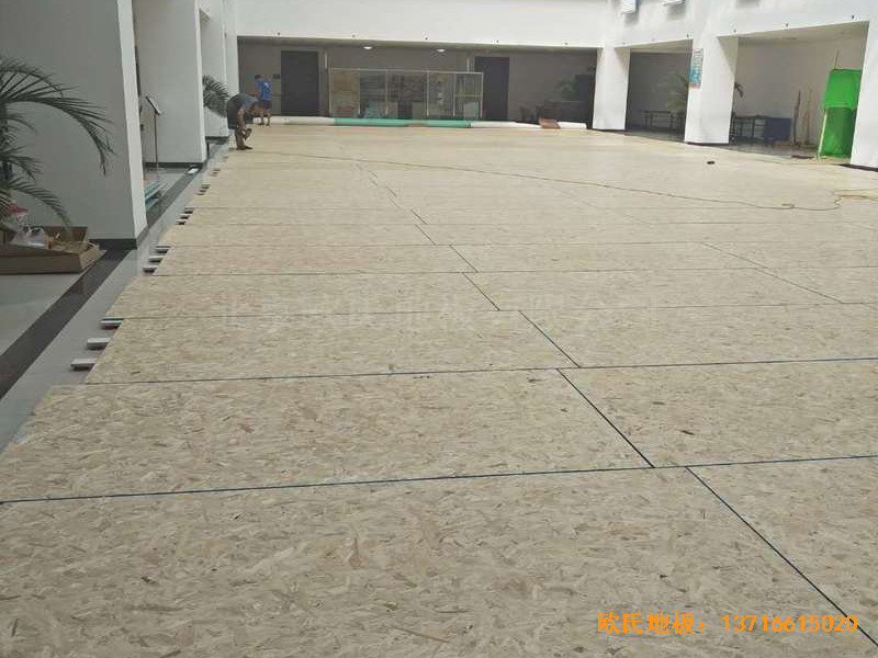 山東荷澤定陶新一中籃球館運(yùn)動(dòng)地板施工案例2