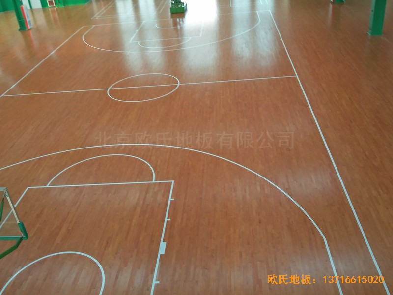 山東荷澤定陶新一中籃球館運(yùn)動(dòng)地板施工案例3