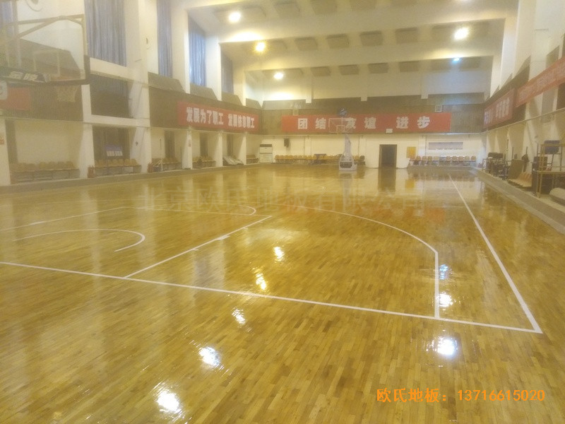 山西璐安集團(tuán)籃球館體育地板鋪裝案例0