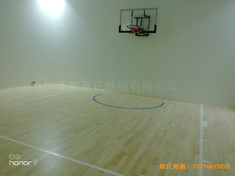 上海閔行西郊莊園2區(qū)156號籃球館運(yùn)動(dòng)木地板施工案例4