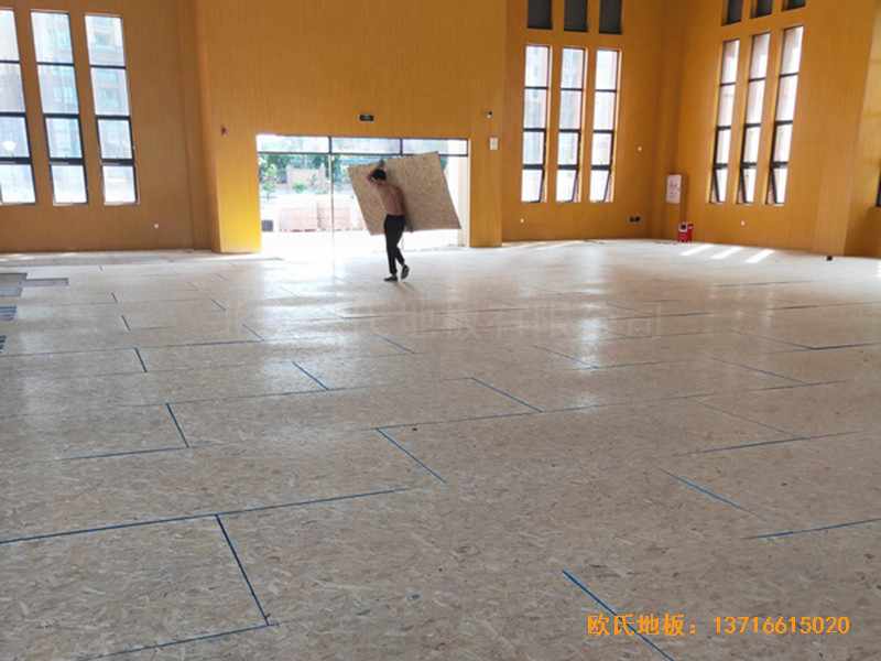 廣東珠海白藤東小學(xué)籃球館運(yùn)動(dòng)木地板安裝案例2