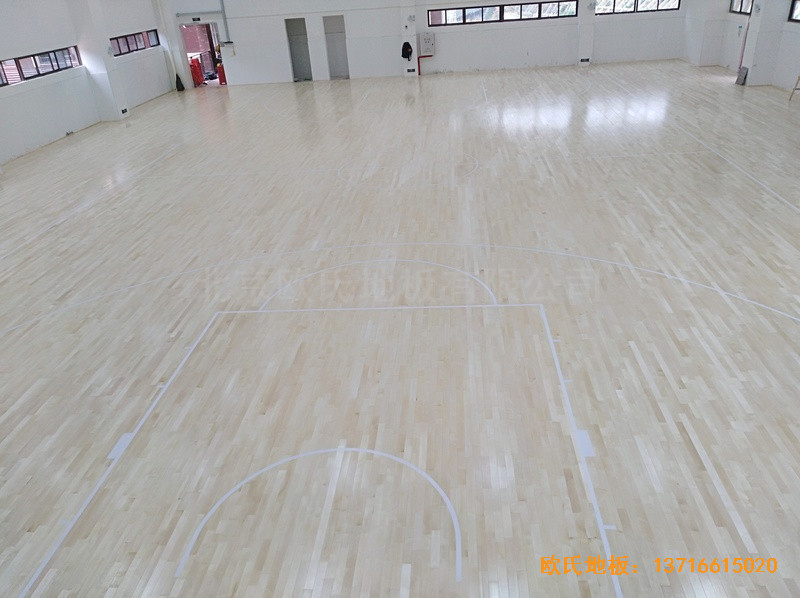 廣州金地香山湖小學(xué)籃球館運(yùn)動(dòng)地板施工案例5