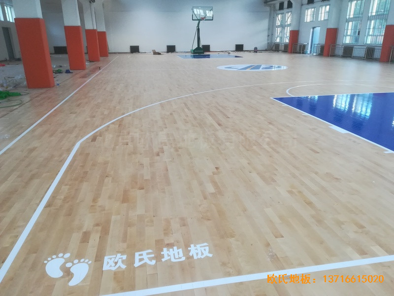 新疆昌吉職工活動(dòng)中心運(yùn)動(dòng)木地板安裝案例0
