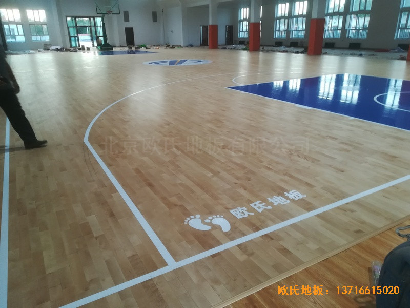 新疆昌吉職工活動(dòng)中心運(yùn)動(dòng)木地板安裝案例4