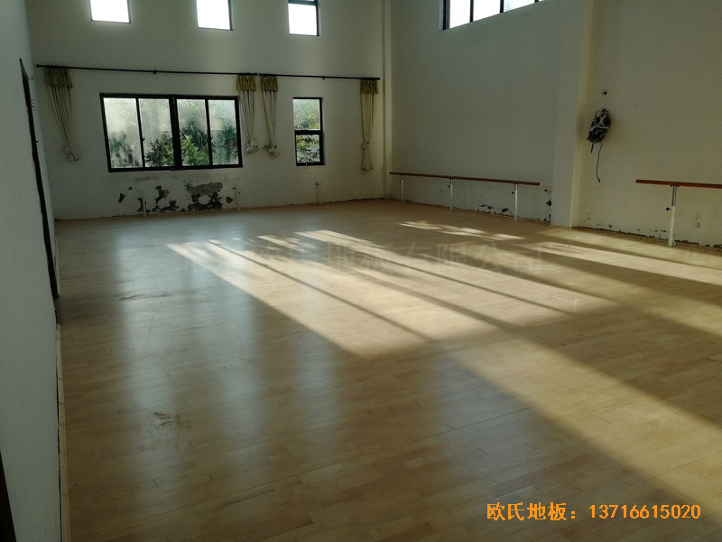 杭州建德籃球館體育木地板鋪設(shè)案例5