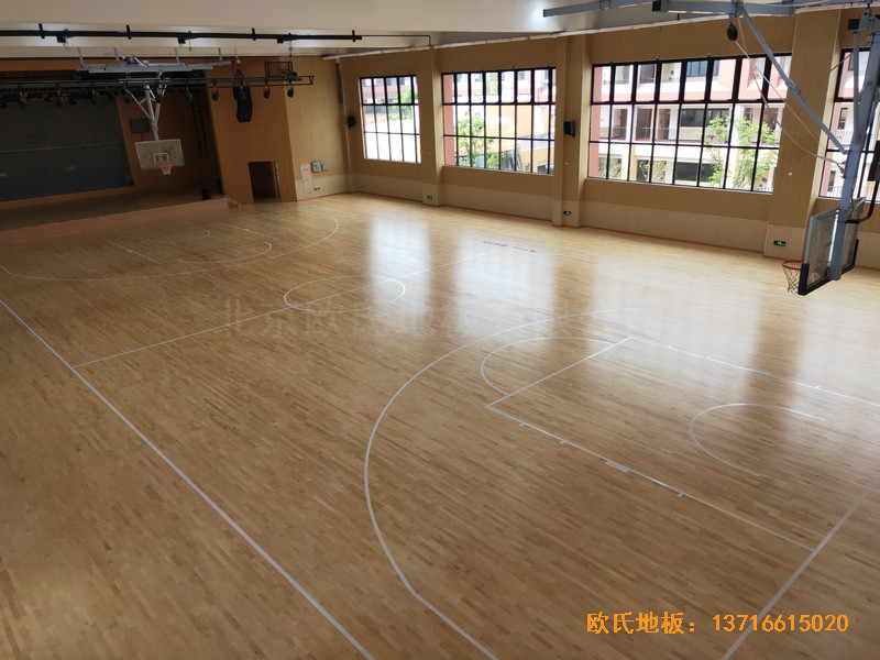 杭州高中啟成校區(qū)籃球館運動地板安裝案例6