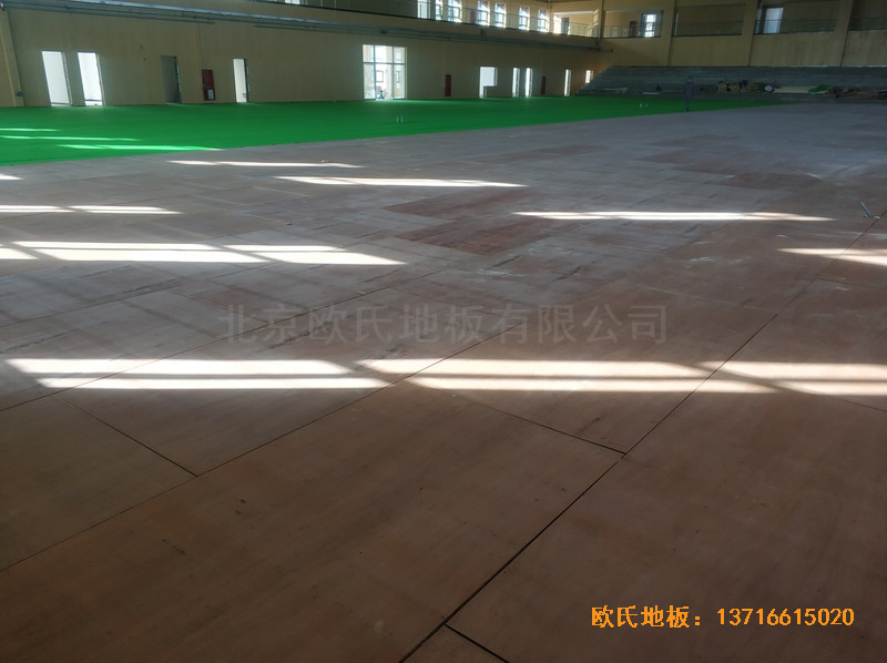 榆林神華煤制油公司籃球館運(yùn)動(dòng)地板鋪設(shè)案例3