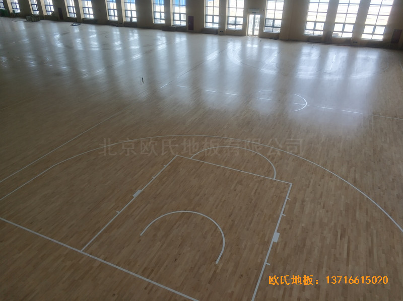 榆林神華煤制油公司籃球館運(yùn)動(dòng)地板鋪設(shè)案例4