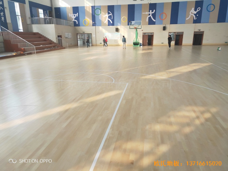 江蘇三井實驗小學籃球館運動地板施工案例4