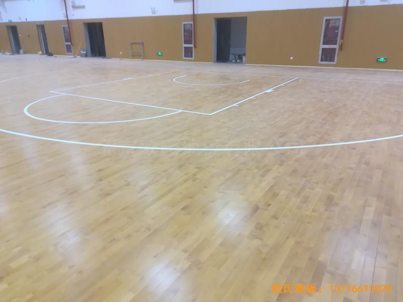 江蘇上海大眾儀征分公司運動館運動木地板施工案例0