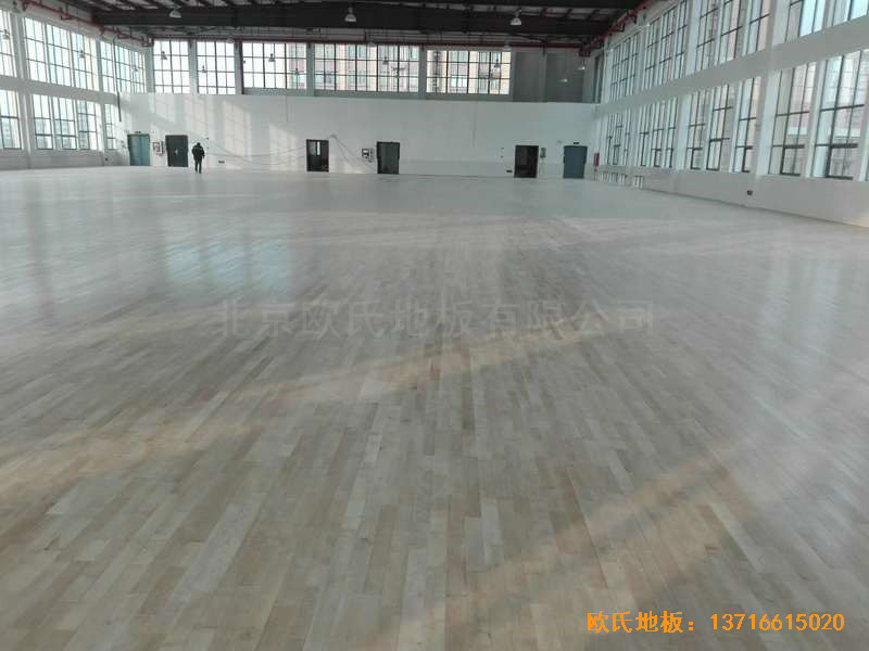 江蘇農(nóng)貿(mào)市場(chǎng)體育館體育地板安裝案例5