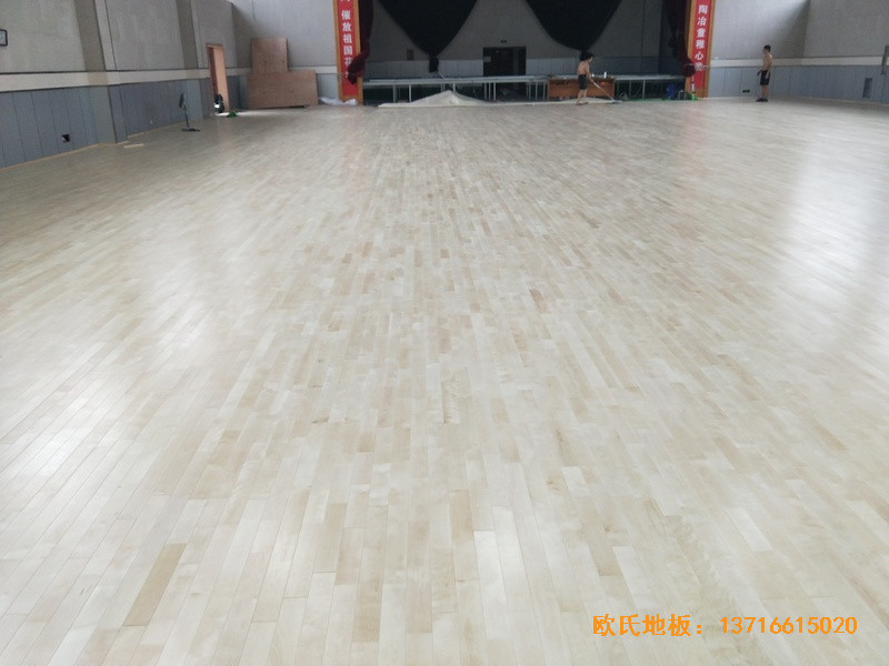 江蘇宜興東域小學(xué)籃球館運(yùn)動(dòng)木地板安裝案例4