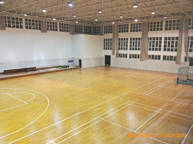 江蘇宿遷消防支隊(duì)籃球館運(yùn)動木地板安裝案例5