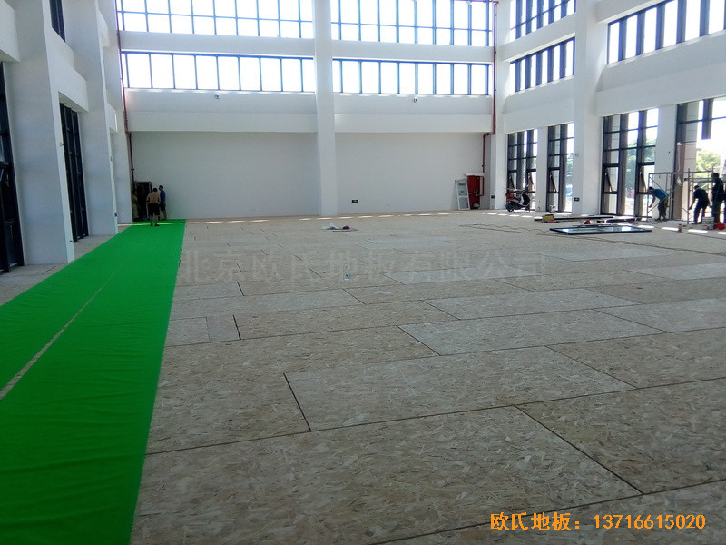 江蘇常卅市都市科技園籃球館體育木地板鋪裝案例2
