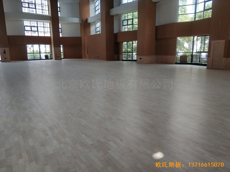 江蘇常州同濟中學(xué)運動館運動地板施工案例5