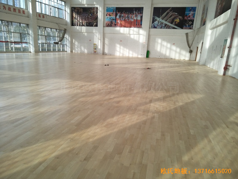 江蘇沭陽如東實驗學(xué)校運動館體育木地板鋪設(shè)案例0