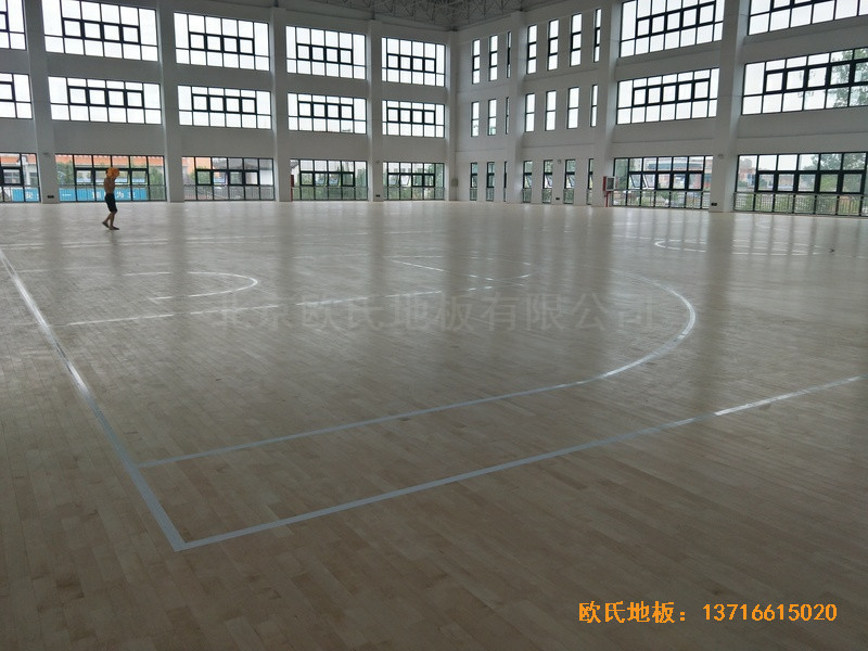 江蘇第二中學(xué)籃球館運(yùn)動(dòng)地板安裝案例5