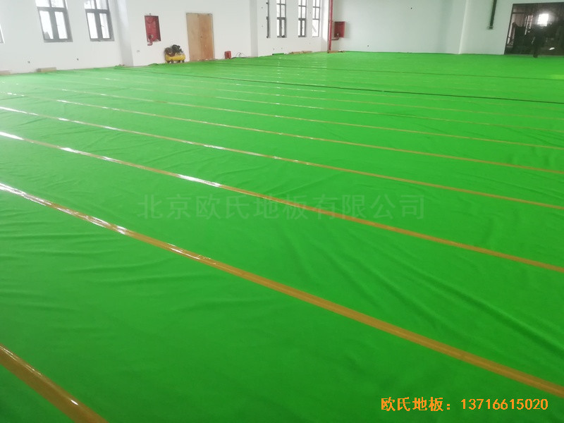 江蘇連云港徐圩小學(xué)籃球館體育木地板安裝案例3