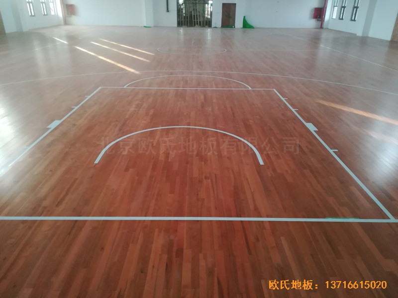 江蘇連云港徐圩小學(xué)籃球館體育木地板安裝案例6