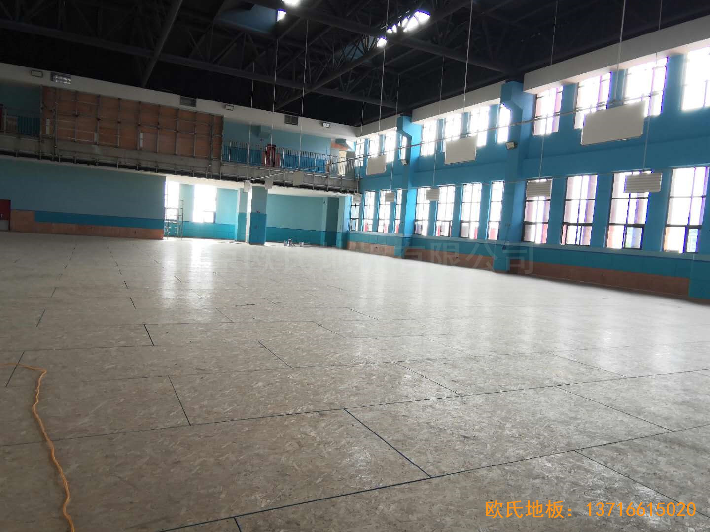 江西城西橋小學(xué)A區(qū)體育館運(yùn)動(dòng)地板安裝案例0