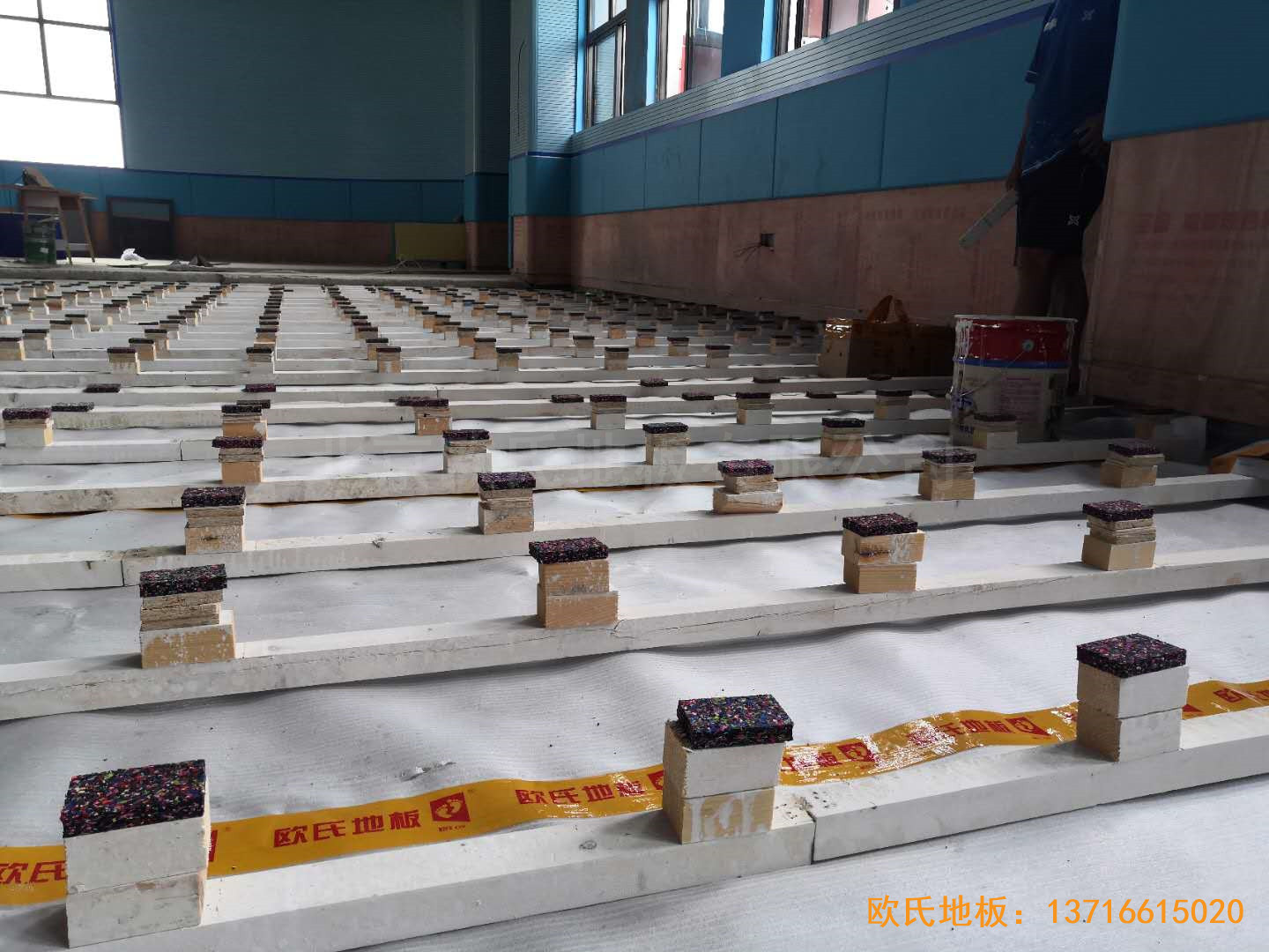 江西城西橋小學(xué)A區(qū)體育館運(yùn)動(dòng)地板安裝案例2