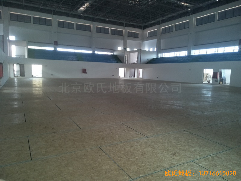 江西贛州天嬌中學(xué)運(yùn)動(dòng)館體育木地板安裝案例4
