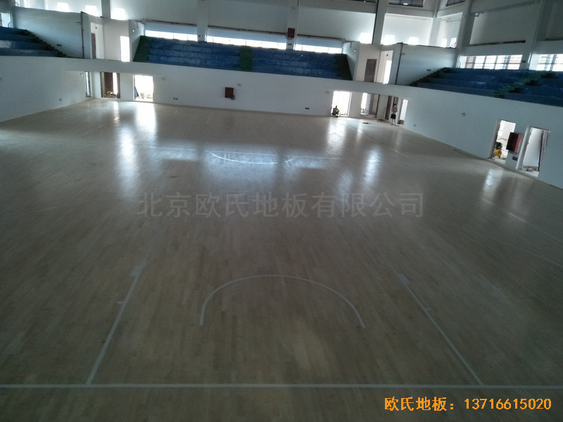 江西贛州天嬌中學(xué)運(yùn)動(dòng)館體育木地板安裝案例6