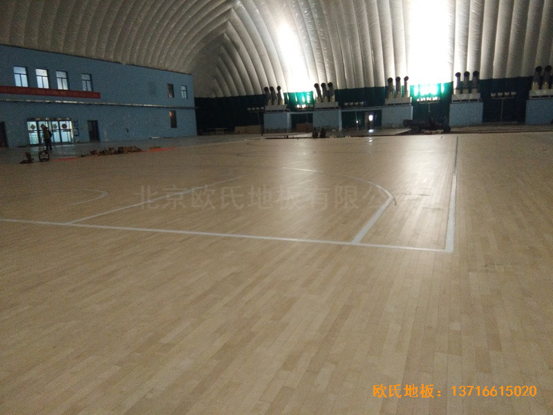 河北華中溫泉假日酒店籃球館運動地板施工案例4