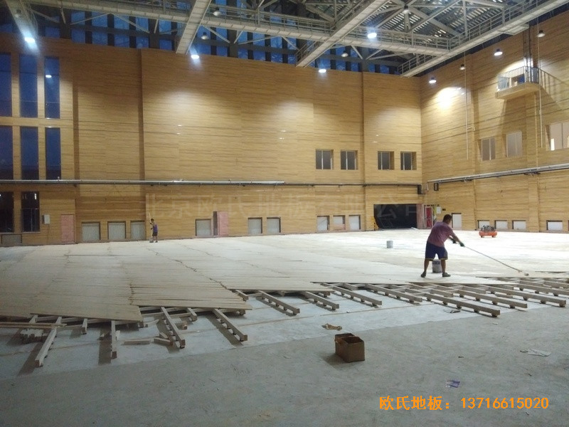 河北雄縣第三高中籃球館運(yùn)動(dòng)地板鋪裝案例2