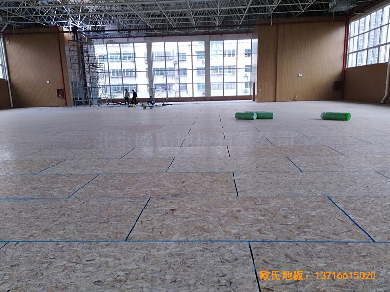 河南南陽十三中籃球館運(yùn)動(dòng)木地板施工案例2