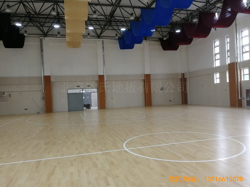 濟(jì)南錦繡城小學(xué)籃球館體育木地板鋪設(shè)案例2
