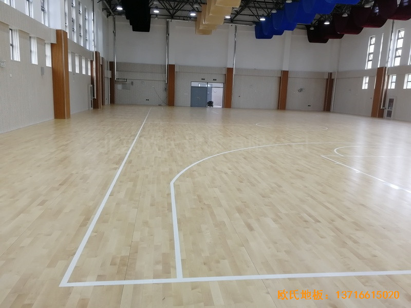 濟(jì)南錦繡城小學(xué)籃球館體育木地板鋪設(shè)案例3