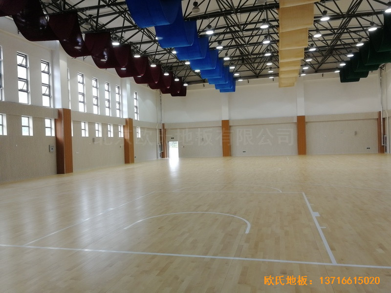 濟(jì)南錦繡城小學(xué)籃球館體育木地板鋪設(shè)案例5