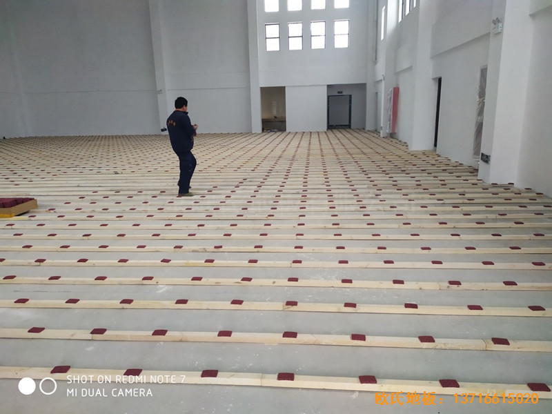 浙江寧波熱電公司籃球館運動地板鋪設(shè)案例1